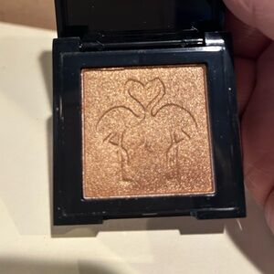Shimmering Gold Eyeshadow